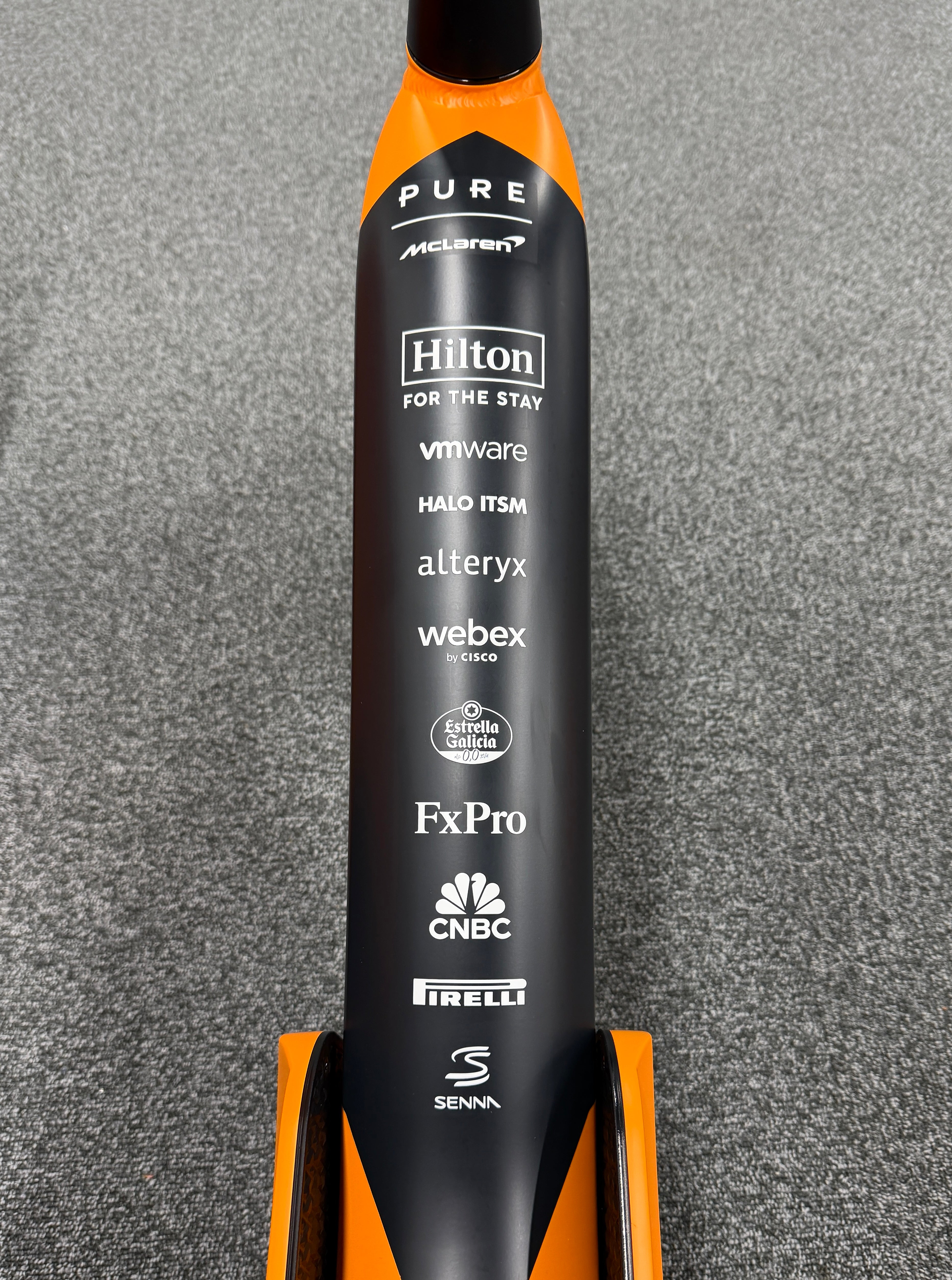 ランクA】【ロゴずれ】PURE x McLaren MCL38 電動キックボード｜特定