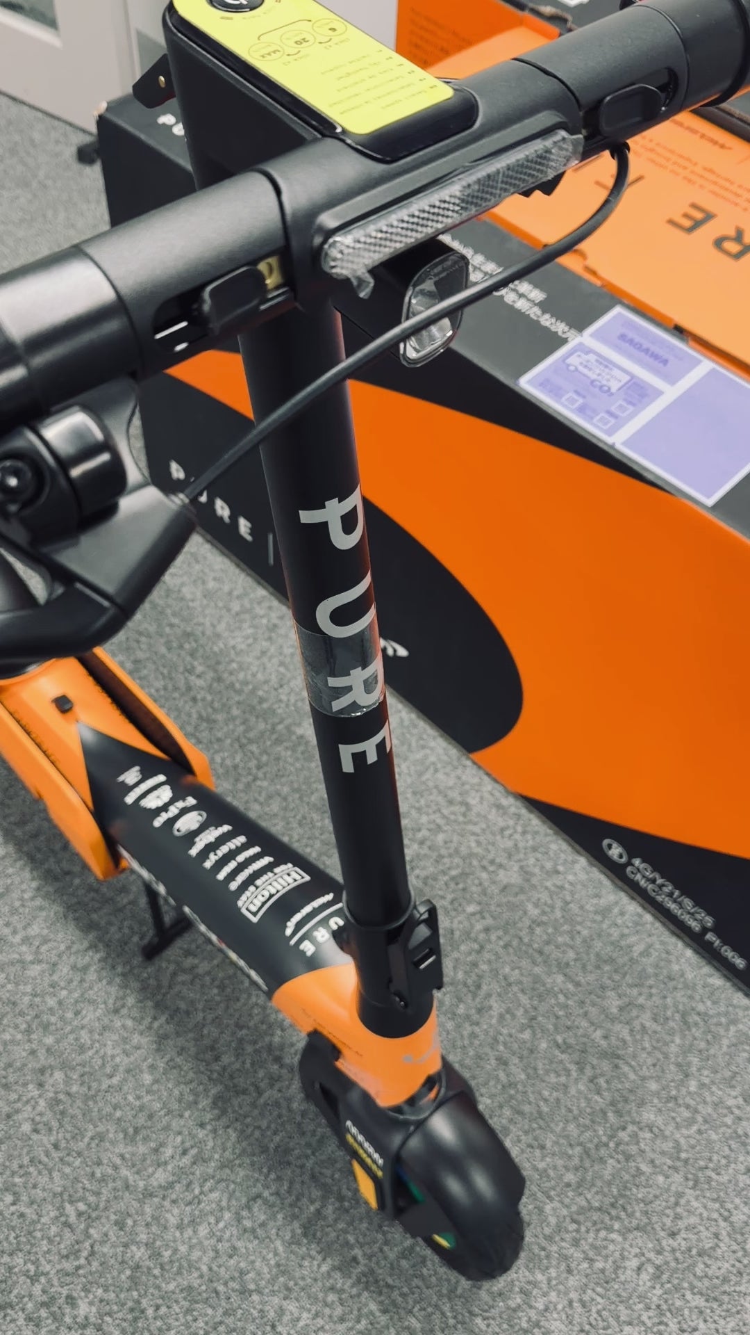 ランクA】【ロゴずれ】PURE x McLaren MCL38 電動キックボード｜特定