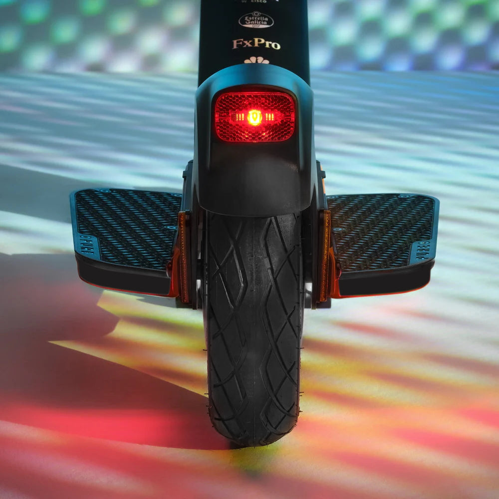 公道走行可能・JATA認証】Pure x McLaren MCL38 限定 電動キックボード