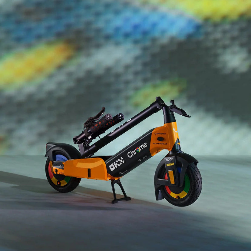 公道走行可能・JATA認証】Pure x McLaren MCL38 限定 電動キックボード