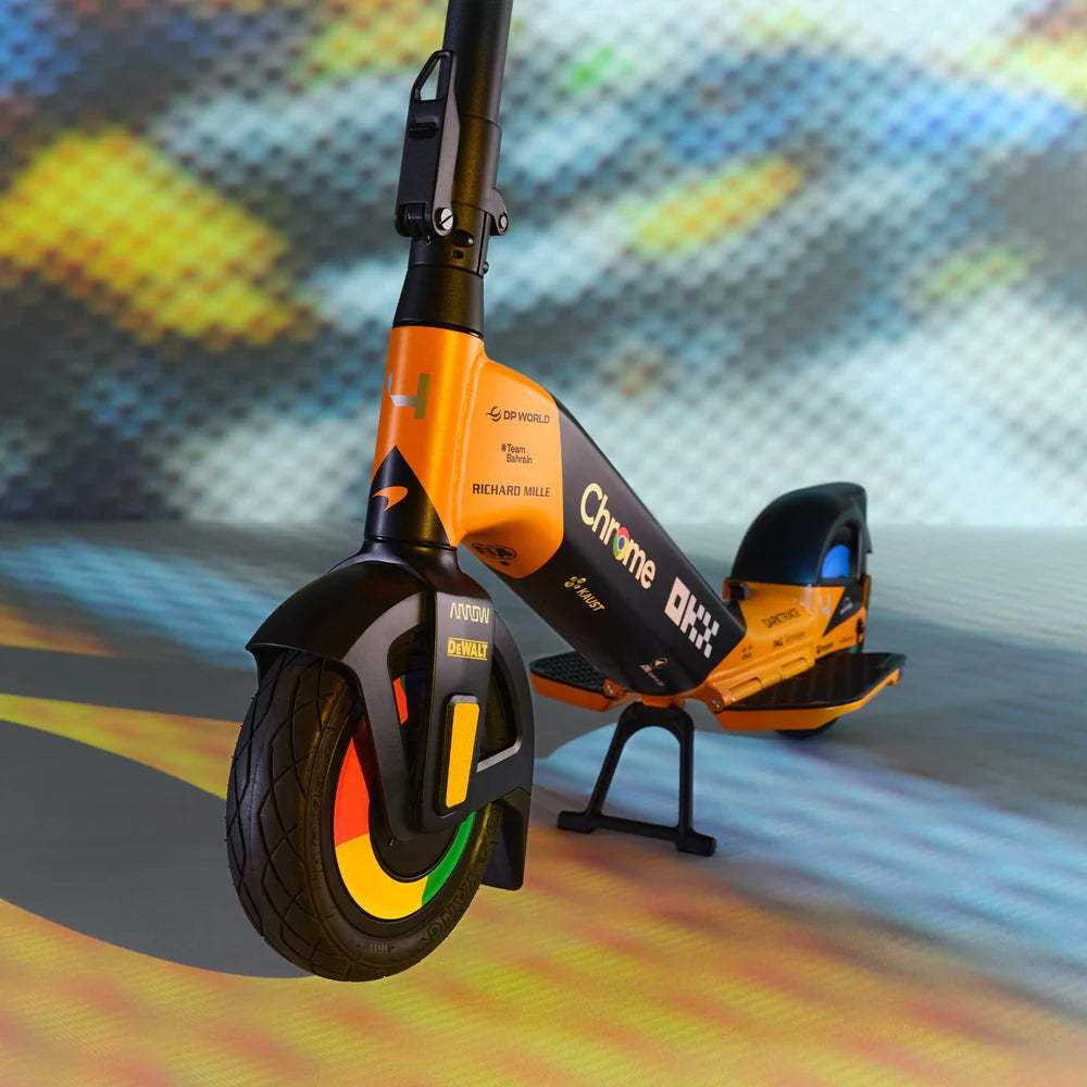 公道走行可能・JATA認証】Pure x McLaren MCL38 限定 電動キックボード