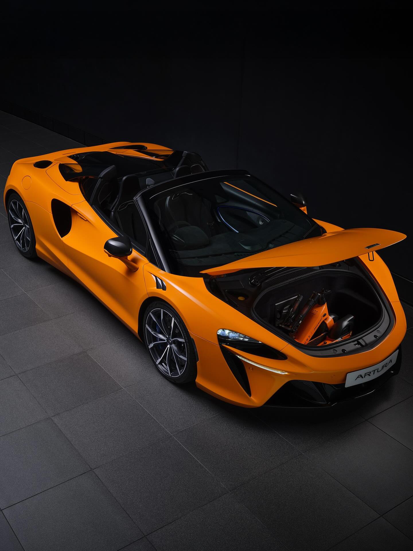 F1 マシンから生まれた革新 | Pure x McLaren Flex Papaya – Pure